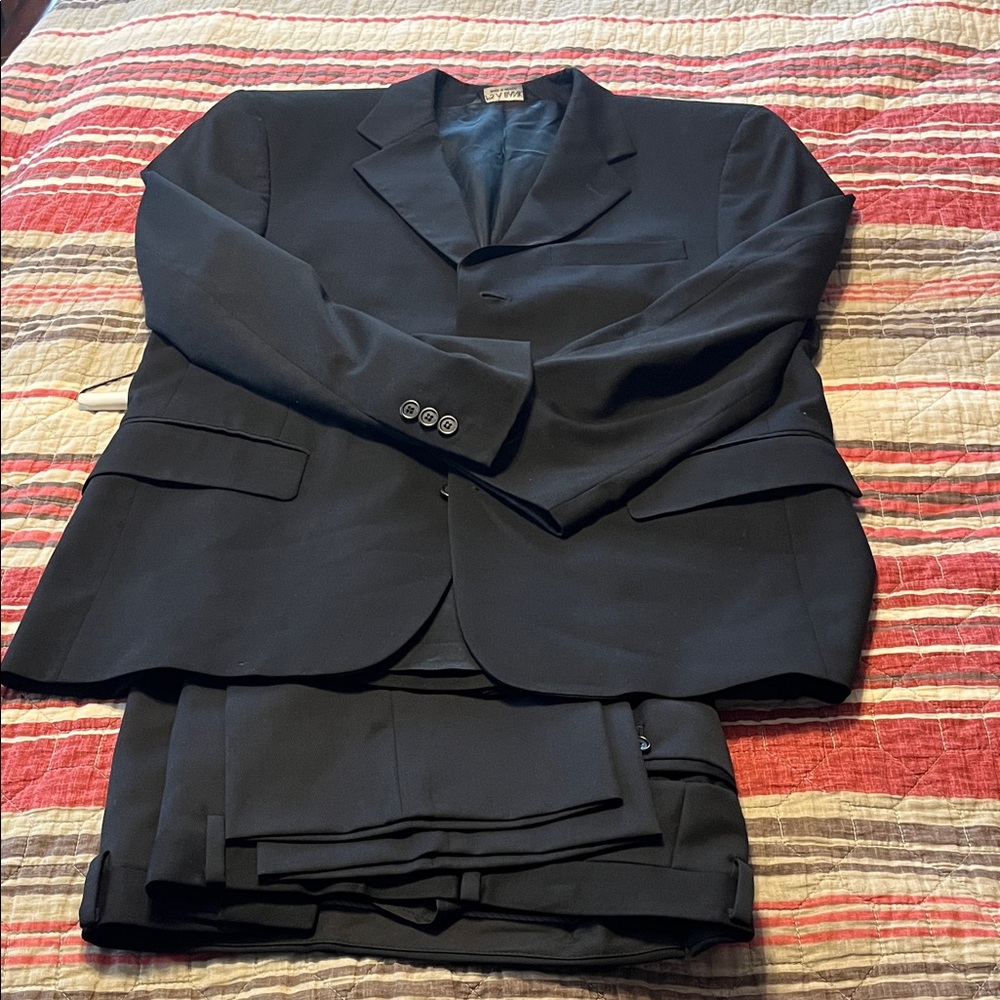 Jos A Bank Elegant Black Suit - Medium